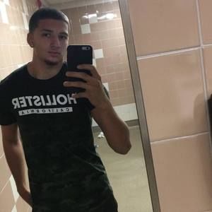 Meet your Posher, Lorenzo